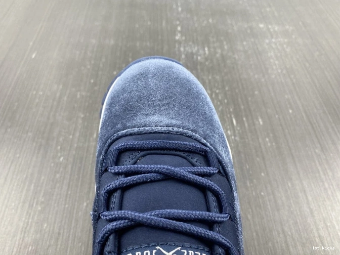 Navy WMNS Air Jordan AR0715-441 Midnight Velvet 11 0811